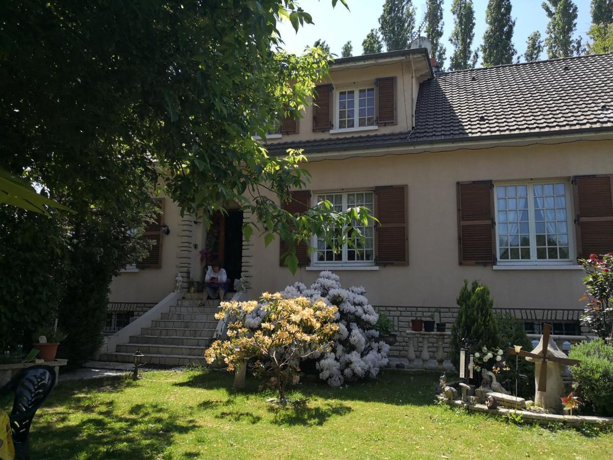 Bed and Breakfast Au Jardin Fleuri Secondigny Zewnętrze zdjęcie