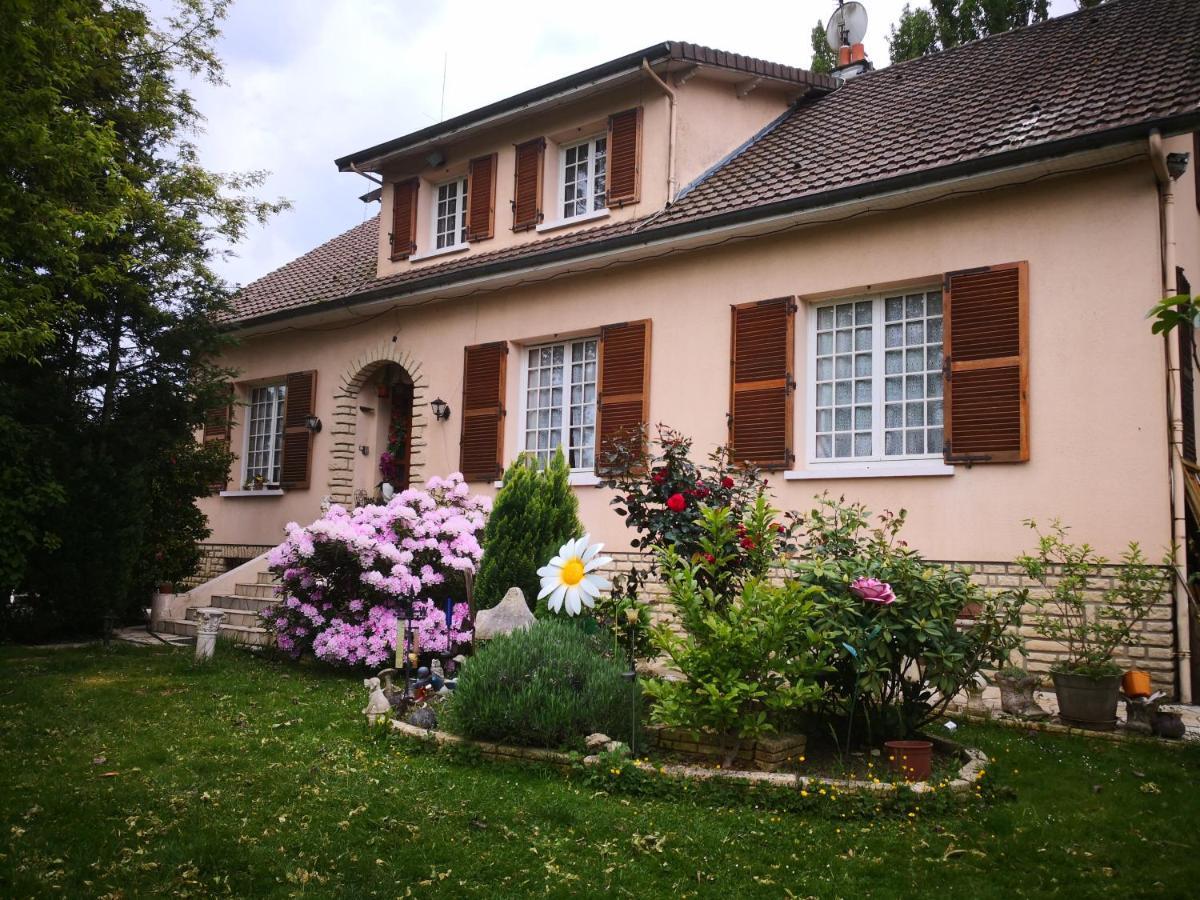 Bed and Breakfast Au Jardin Fleuri Secondigny Zewnętrze zdjęcie
